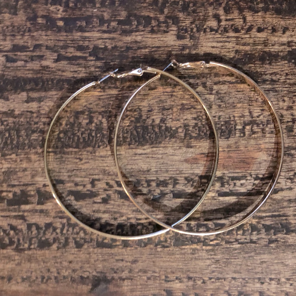 Hoop metal earrings